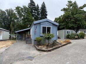 Building Photo - 744 K St