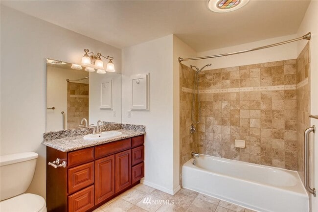Private bathroom is 68 sq ft - 245 S 126th St