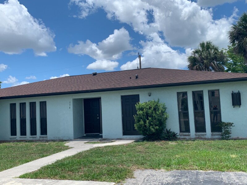 Foto principal - 778 93rd Ave N