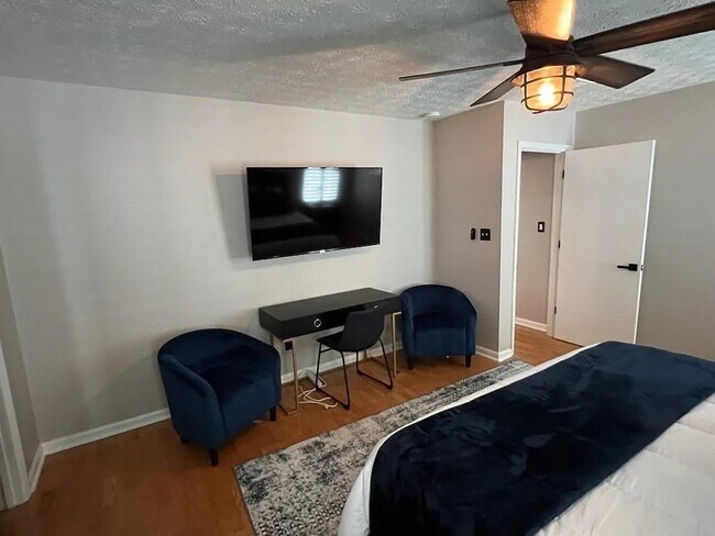 Foto del edificio - 279 Glen Cove Dr