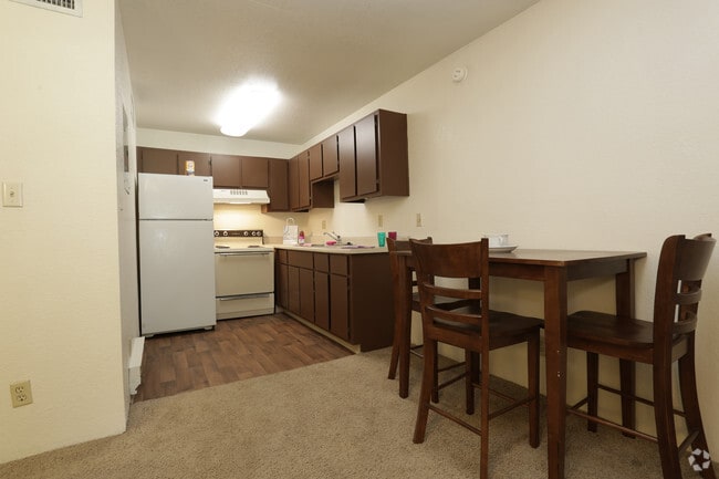Studio, 1BA - 367 SF - Highland Woods Apartments