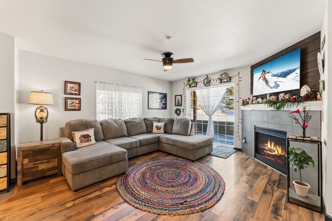 Building Photo - Freshly Updated Furnished 2BR/2BA Breckenridge Condo | Garage, Fireplace & Hot Tubs | Available O...
