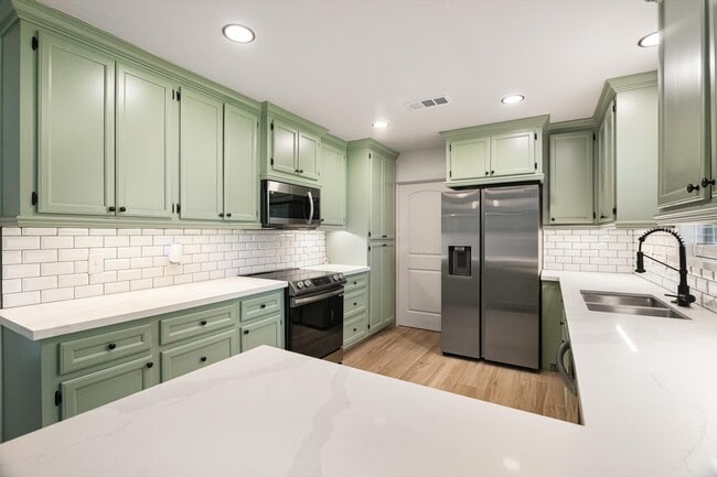Foto del edificio - 416 Southern Oaks Dr