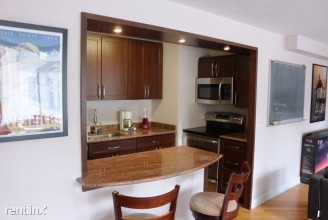 Foto del edificio - 1400 N State Pkwy