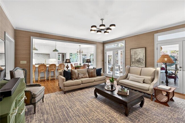 Foto del edificio - 3642 Mayfair Rd NE