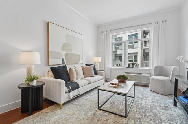 Building Photo - APARTMENT