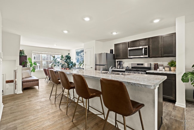 Building Photo - 6550 Linden Trl