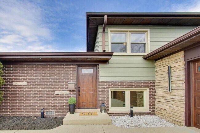 Foto del edificio - 909 S Waverly Ave