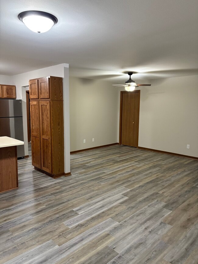 Living Room - 805 Meadowview Ln