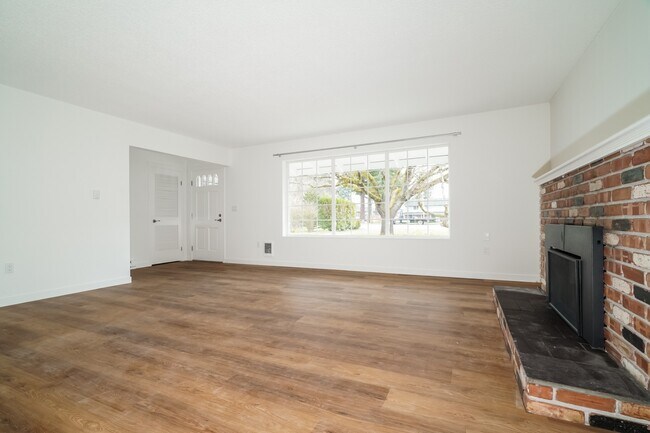 Foto del edificio - Brand New Remodeled 2 bed 2 bath home for Rent