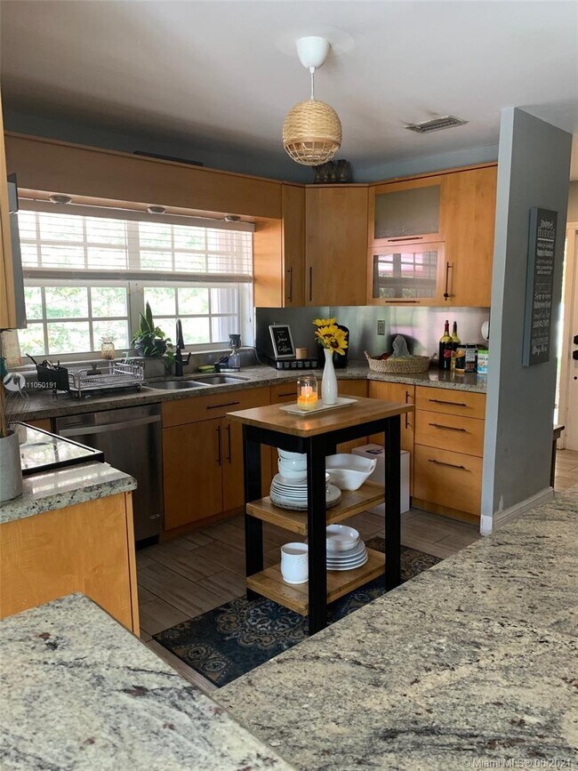 Foto del edificio - 5171 NW 106th Ave