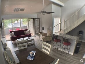 Building Photo - 5700 N Villa Cir