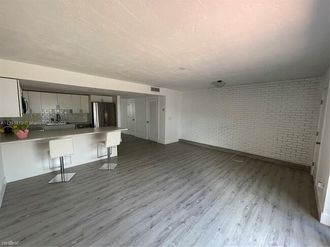 Building Photo - 3 br, 2.5 bath House - 13510 NE 21st Ct # ...