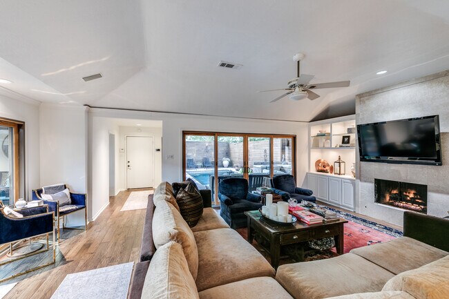 Foto del edificio - 5819 Belmont Ave