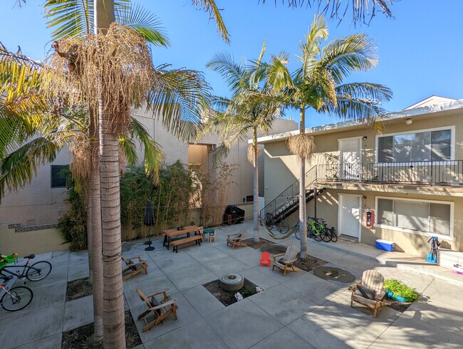 Building Photo - 639 4th St