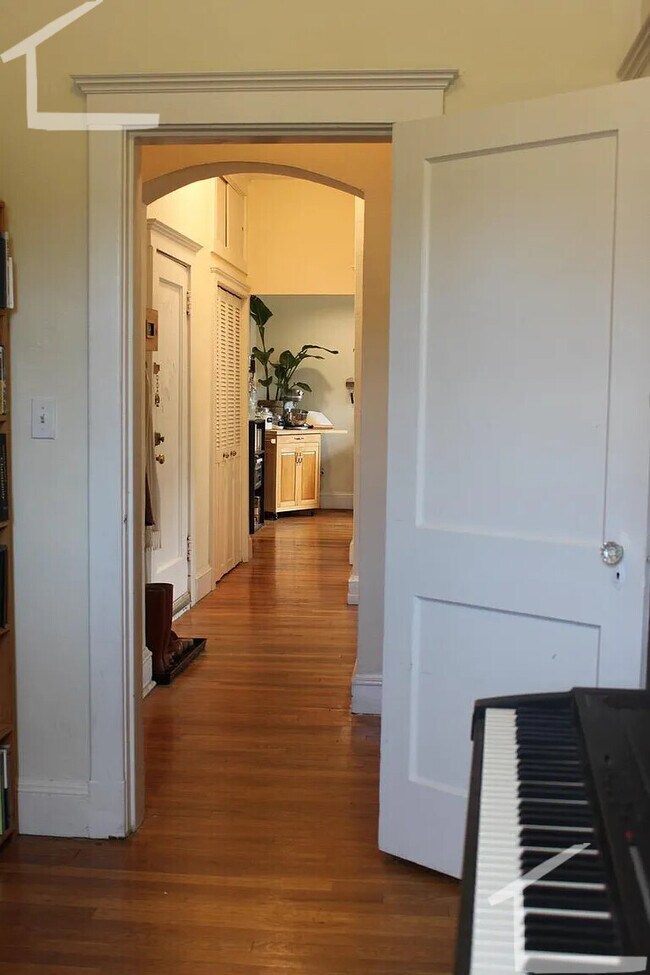 Foto del edificio - 1666 Commonwealth