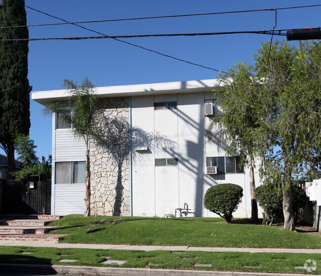 Building Photo - 17713 Kingsbury St