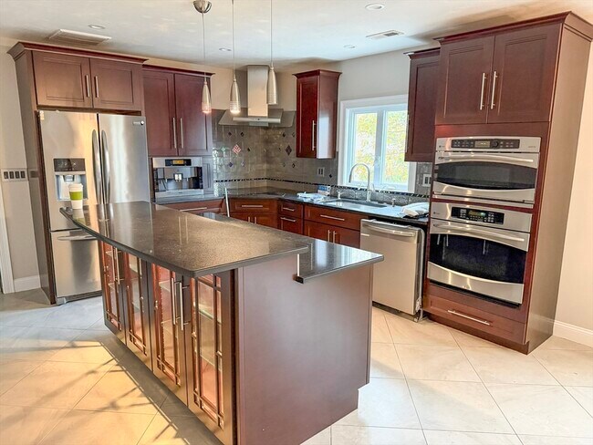 Foto del edificio - 1132 W Boylston St