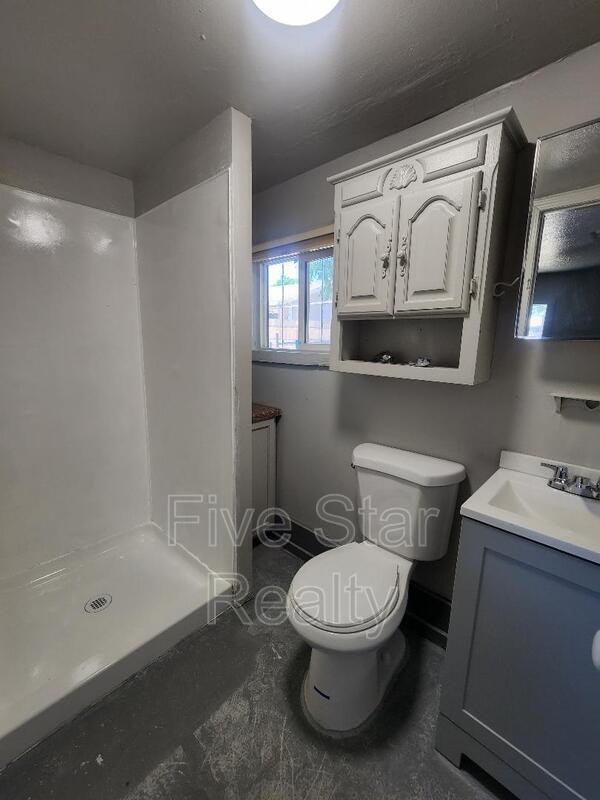 Building Photo - 1570 3rd St