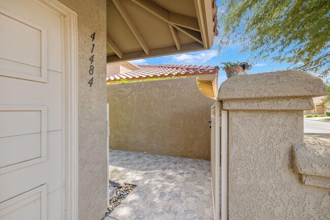 Building Photo - 41484 Woodhaven Dr W