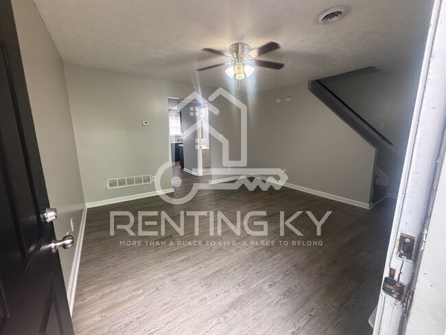 Foto del edificio - Updated 2-Bed, 1.5-Bath Townhome with a Garage!