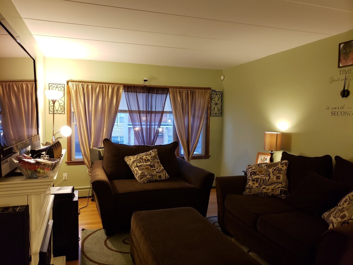 Foto principal - 7301 Dixon St