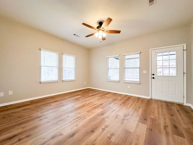 Foto del edificio - 3bd/2ba Home for Rent - Gentry Charmer!