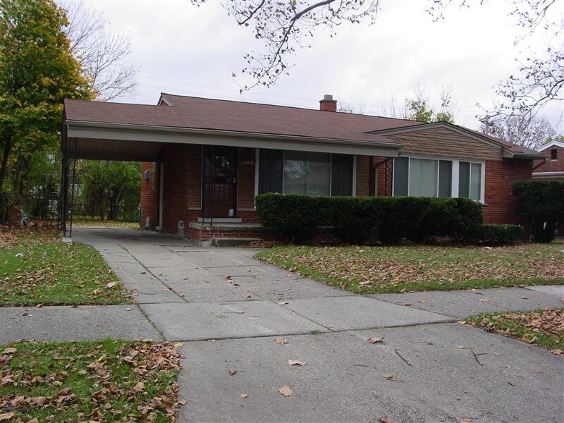 Primary Photo - 23070 Parklawn St