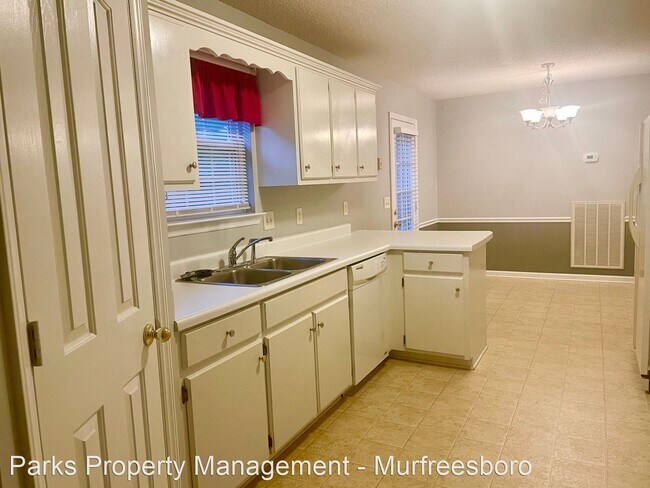 Building Photo - 3 br, 2 bath House - 915 Soloman Court
