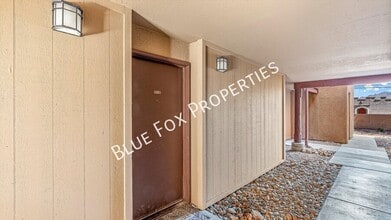 Building Photo - 1810 E Blacklidge Dr