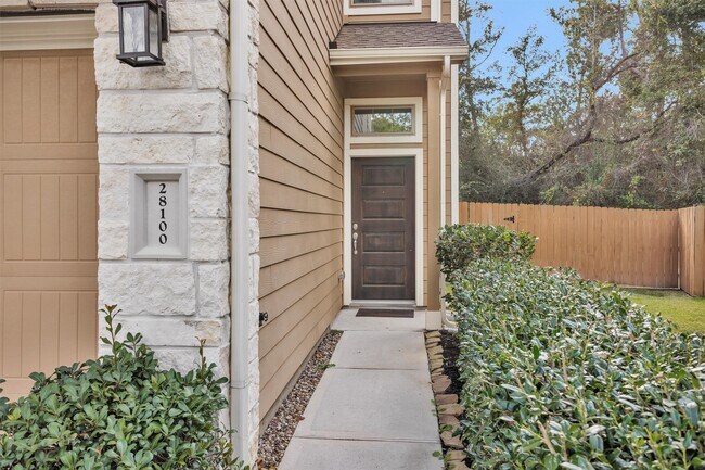 Foto del edificio - 28100 Rocky Heights Dr