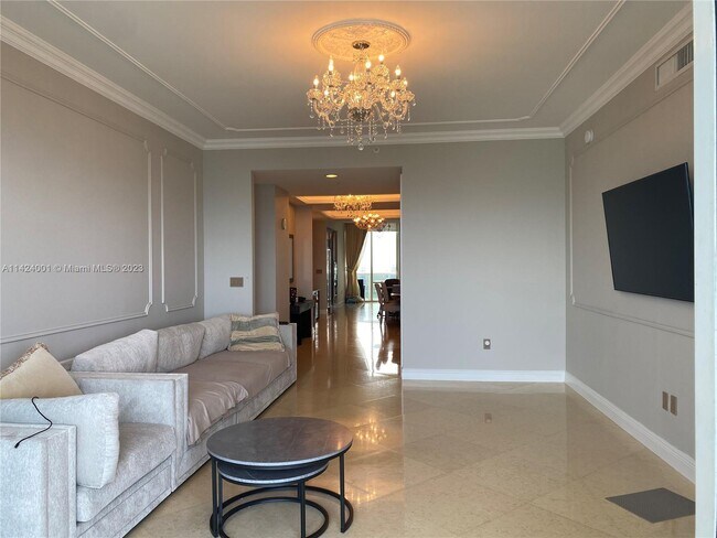 Foto del edificio - 18101 Collins Ave