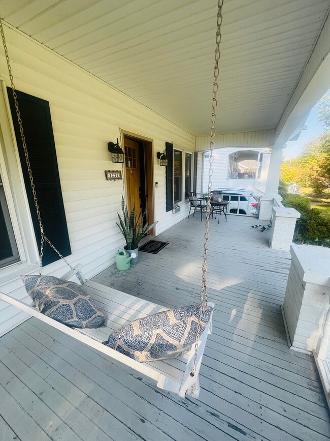 Building Photo - The West Jefferson — Furnished comfort in the heart of Mid-Town.