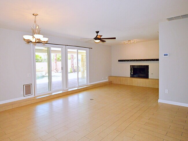 Foto del edificio - Cozy 3 bed 2 bath Cathedral City home