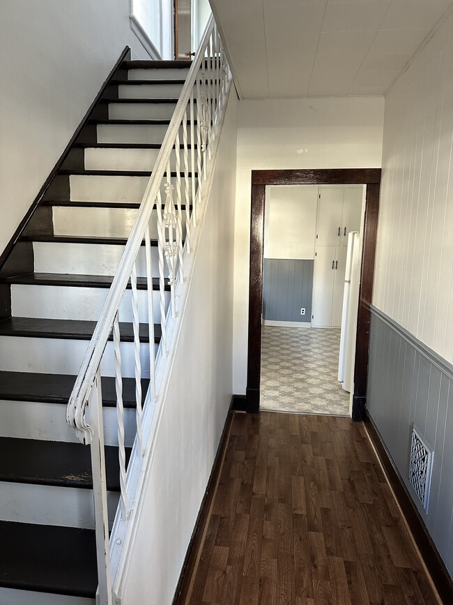 Entry way - 411 Bellinger Ave