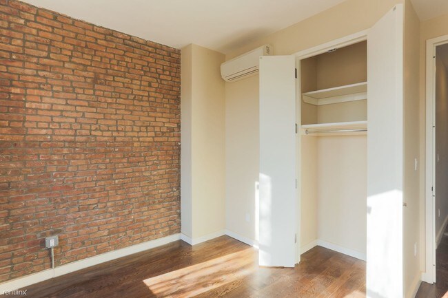 Building Photo - 894 Jefferson Ave