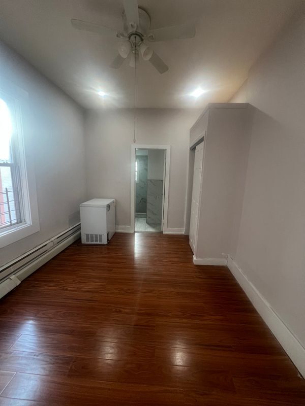 Foto del edificio - 2069 Crotona Ave