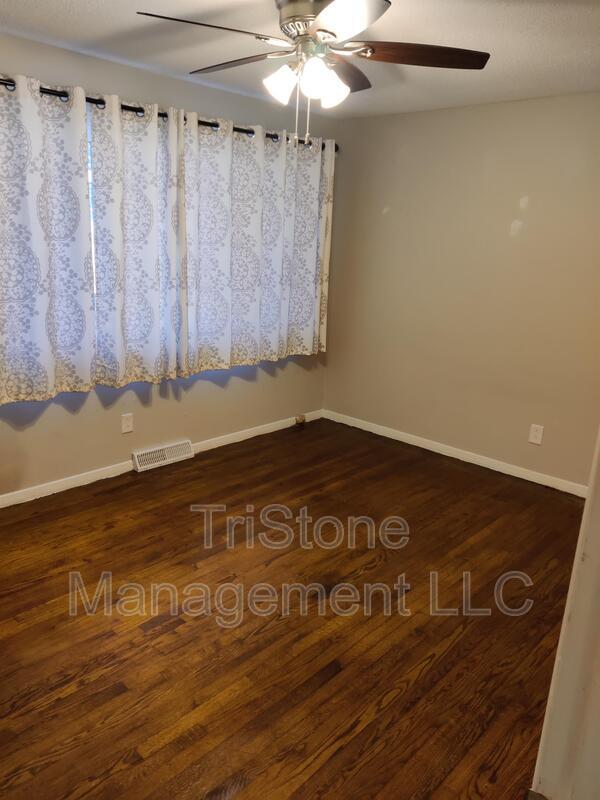 Foto del edificio - 3108 Erskine Dr