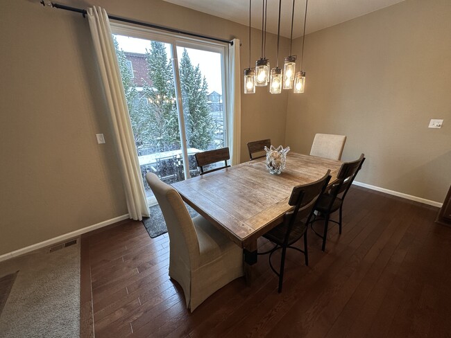Foto del edificio - 7175 Mountain Spruce Dr