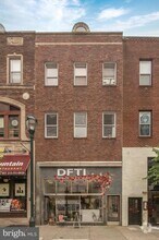 Building Photo - 2032 Chestnut St