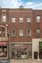 Building Photo - 2032 Chestnut St