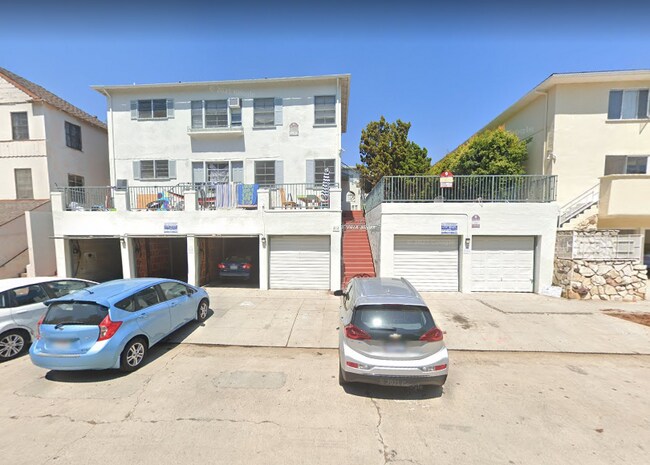 Building Photo - 414 Landfair Ave