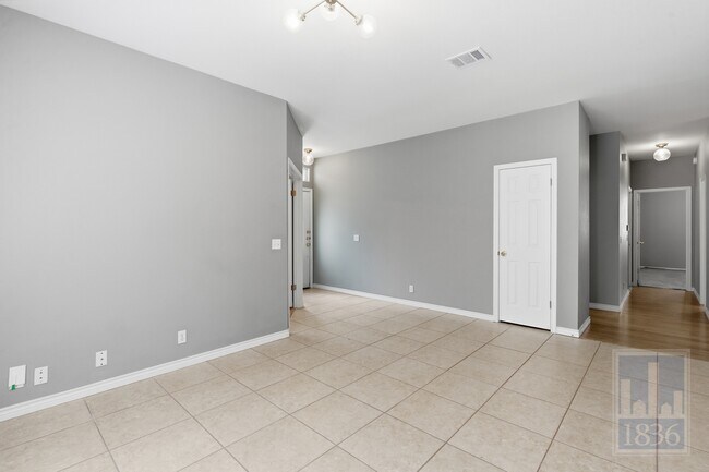 Building Photo - 4011 Travis Country Cir