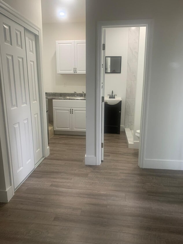 Primary Photo - 232 W 43rd St