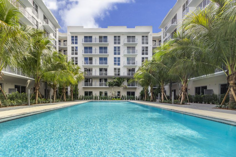 Foto principal - 850 NW 43rd Ave