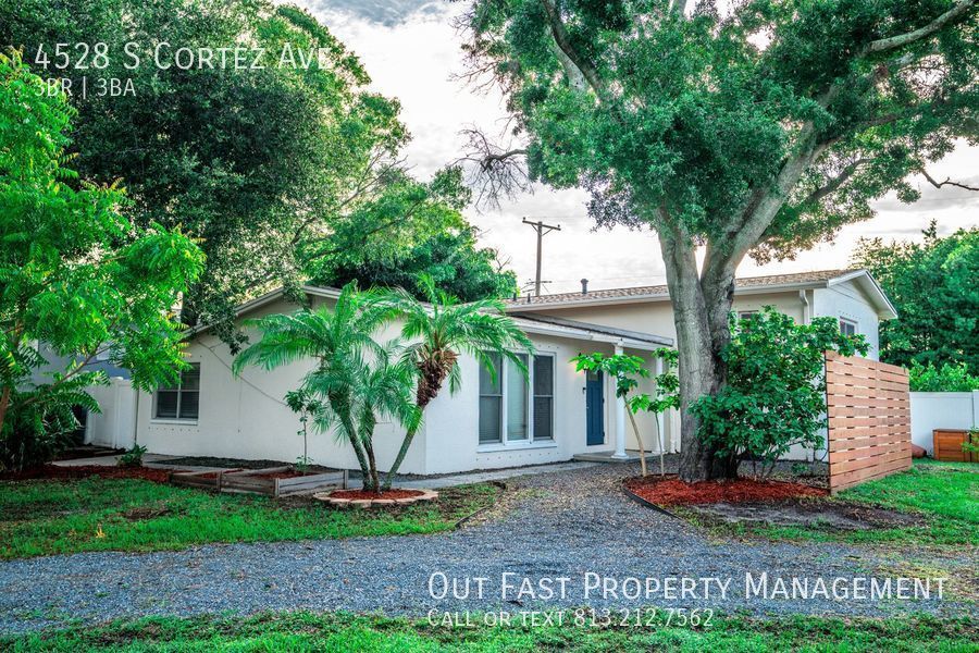 Primary Photo - Stunning 3 bed 2.5 Bath on Corner lot in S...
