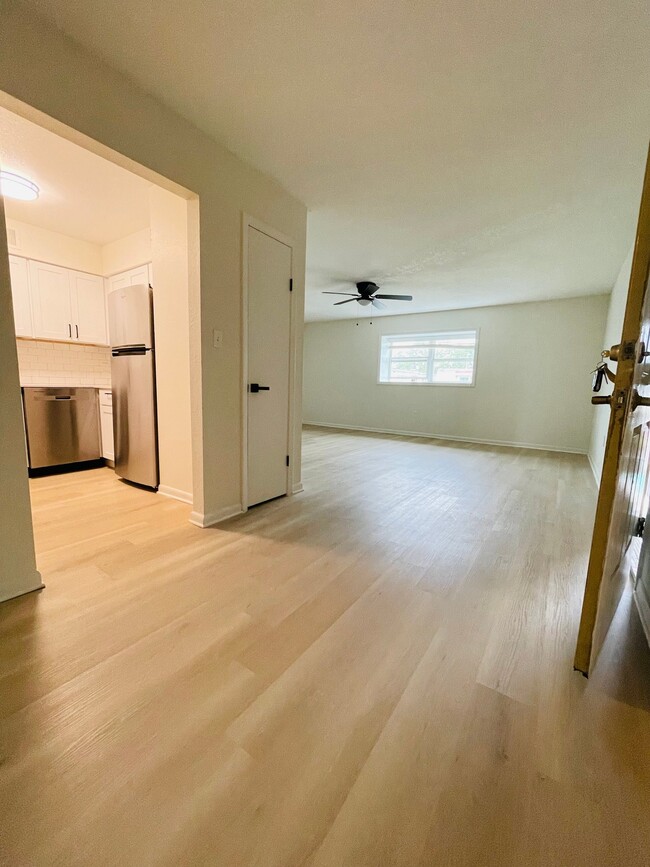 Building Photo - 13214 Bunn Cir