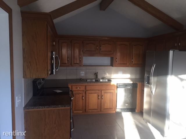 Building Photo - 15277 Pepperwood Dr