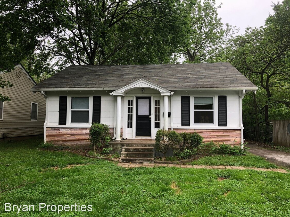 3 br, 1 bath House 620 E Meadowmere Street House Rental in