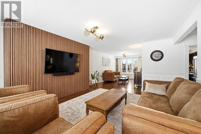 Building Photo - 160 Caines Ave